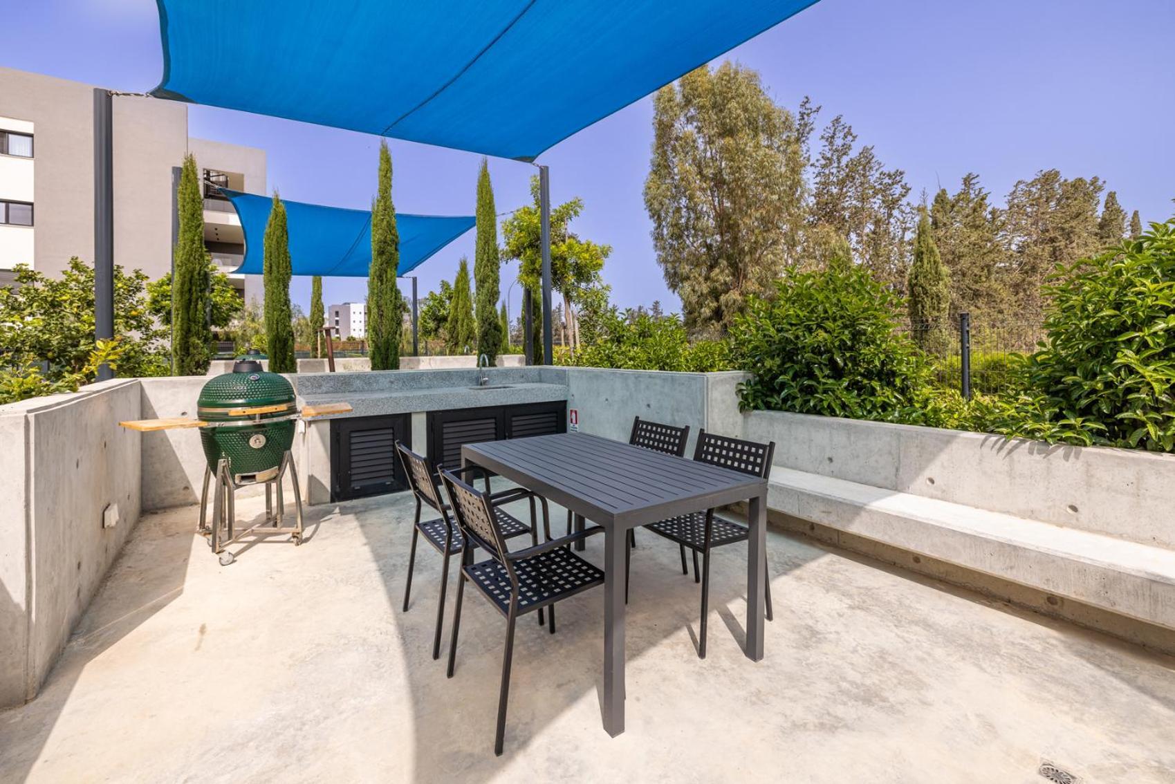 Sunset Gardens Apartment Limassol Bagian luar foto