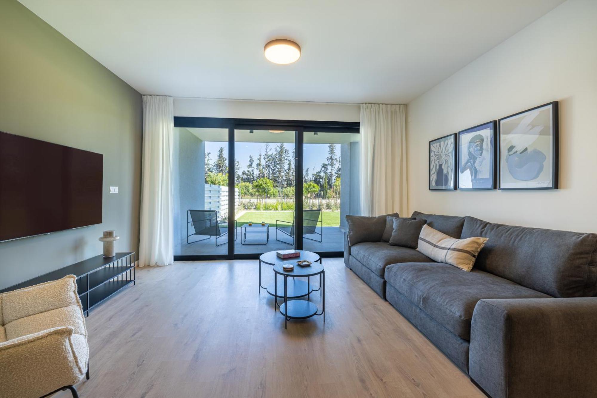 Sunset Gardens Apartment Limassol Bagian luar foto