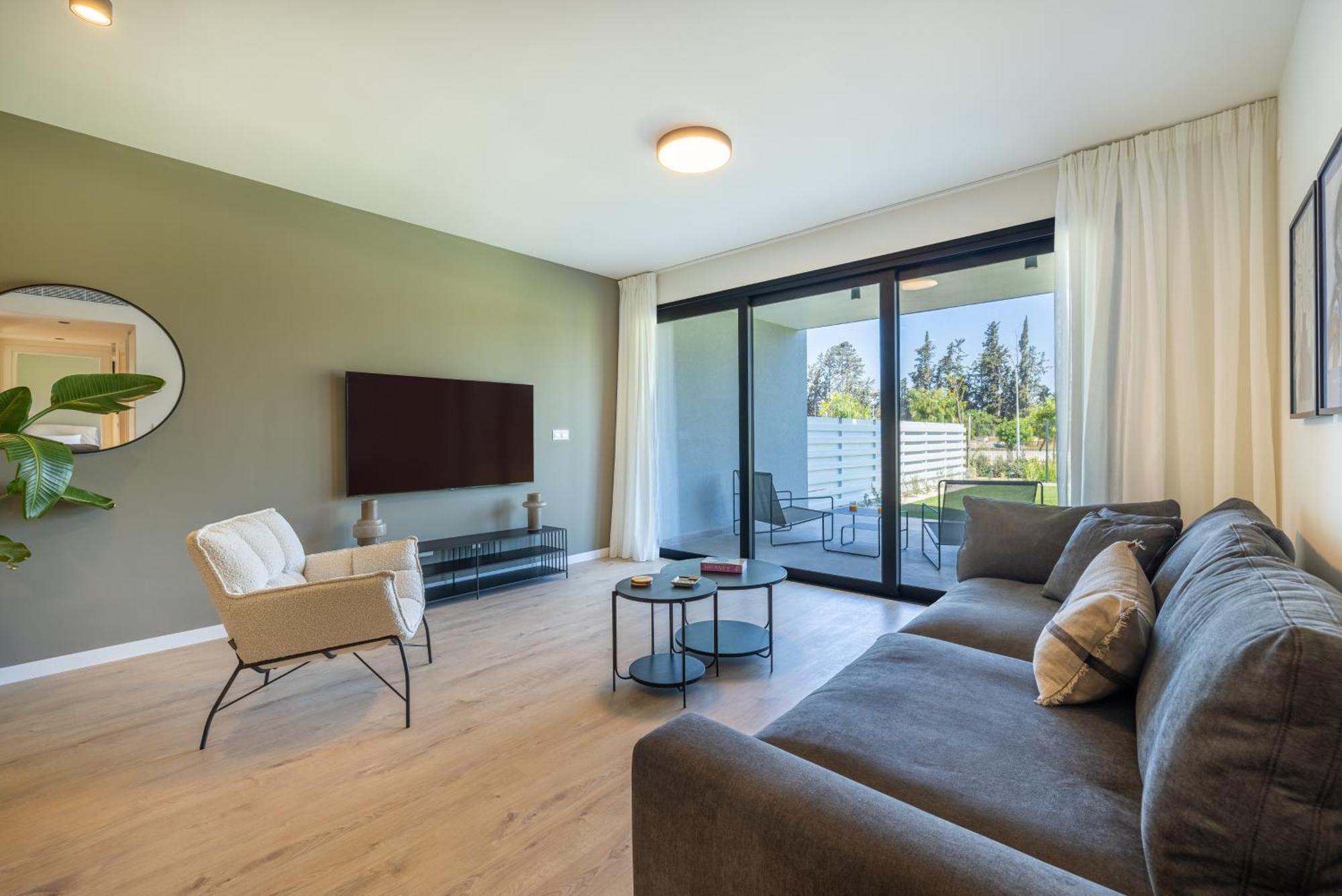 Sunset Gardens Apartment Limassol Bagian luar foto