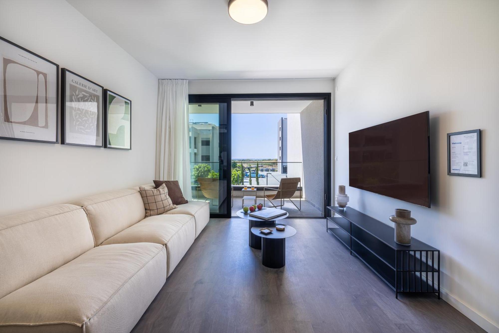 Sunset Gardens Apartment Limassol Bagian luar foto