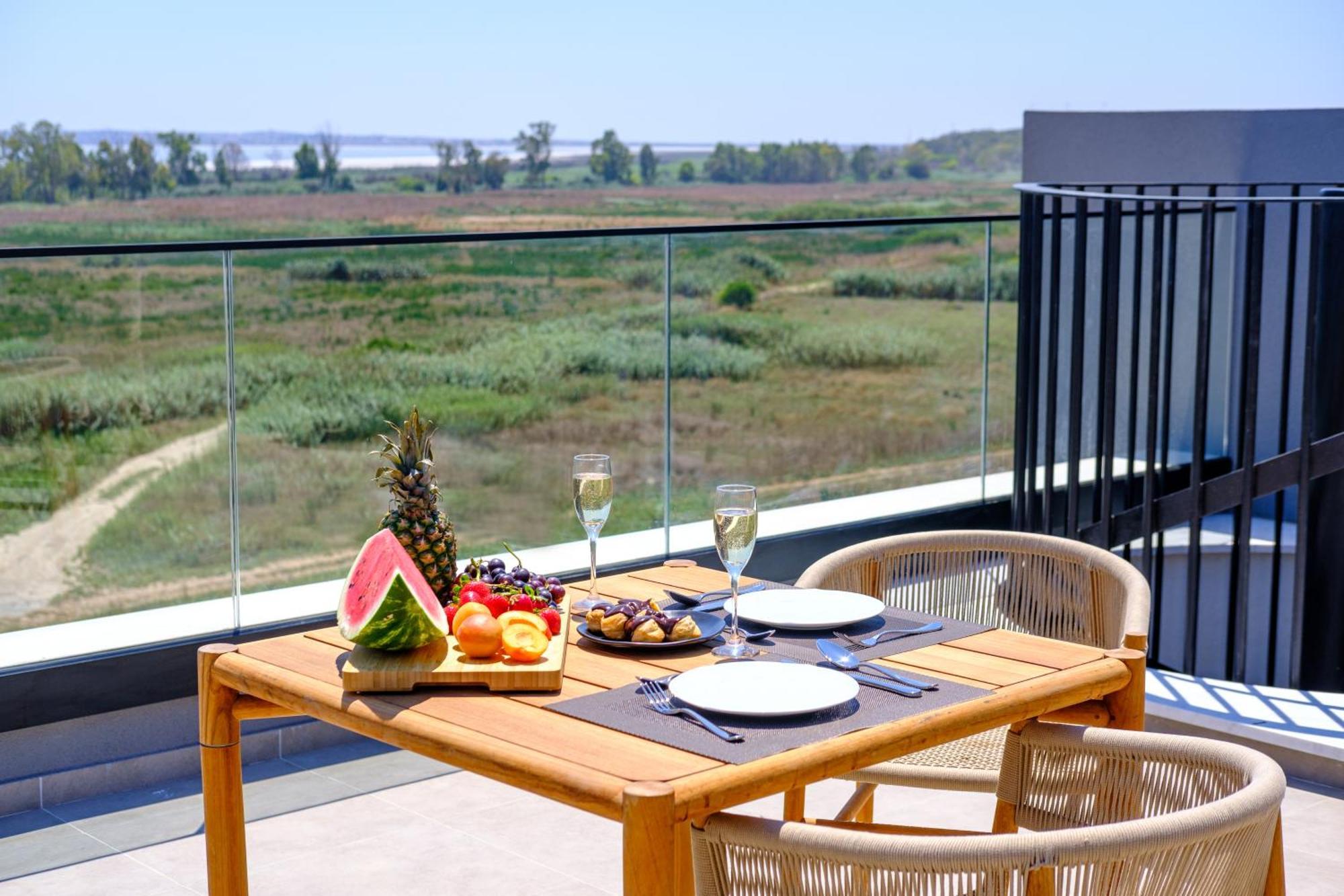 Sunset Gardens Apartment Limassol Bagian luar foto